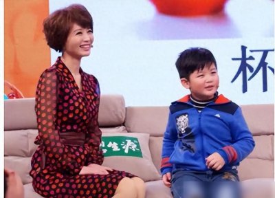 ​离婚六年，程愫前夫 “内地混不下去”，后悔二字无从说起