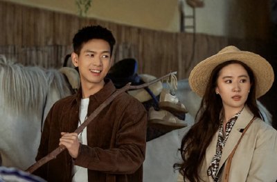 ​网传刘亦菲秘密结婚？戴皇冠穿红皮草，网友：若是胡歌双手赞成