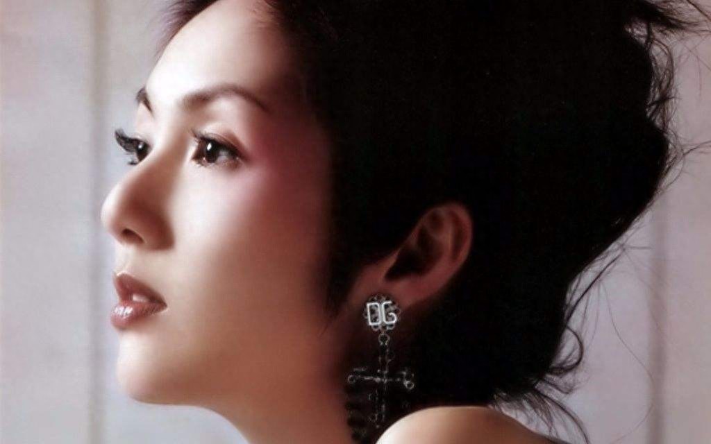 杨千嬅：香港集“歌后”及“影后”于一身的巨星天后