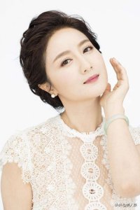 ​广东的十大美女主持人，学历高气质好,美貌与智慧并重