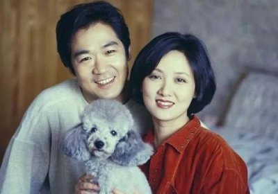 1988年，被张国立抛弃的妻子罗秀春，现在过得如何？