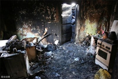 ​河北秦皇岛一商铺爆炸已致4人受伤 多辆汽车被炸毁