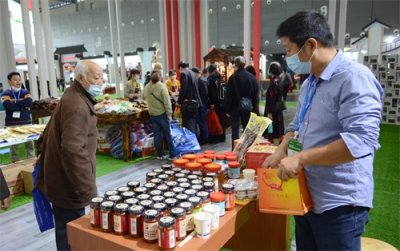 ​长沙有味道：农博会上湘行天下香辣腊八豆成傲人网红