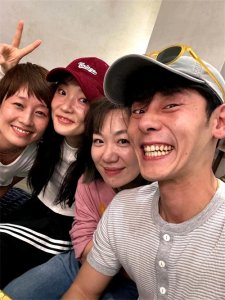 ​马伊琍被晒素颜照，脸上黄斑多且出油，都没化妆真实的让人叹服！