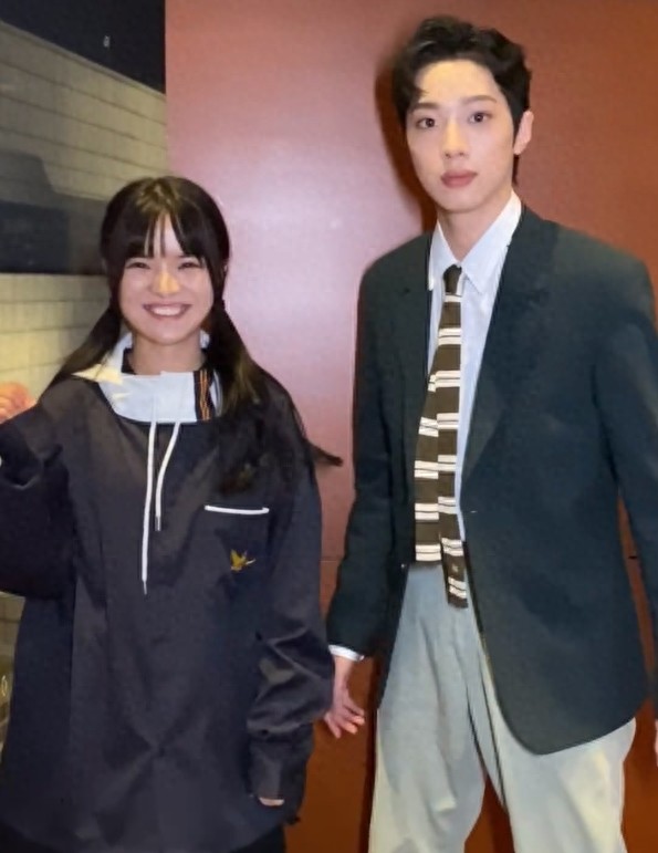 网红“七阿姨”到底啥背景？看到她微博认证后，网友直呼：厉害