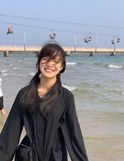 网红“七阿姨”到底啥背景？看到她微博认证后，网友直呼：厉害