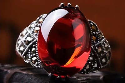 ​每天认识一种宝石——石榴石