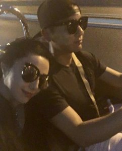 ​范冰冰深夜虐狗 晒与李晨亲密照