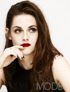 ​优雅缪斯Kristen！ 完美驾驭红色妆容