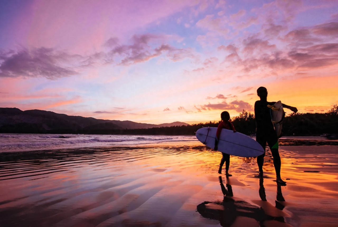 皇后湾古称“琼南湾”，位于“国家海岸”之称的海棠湾海岸线上