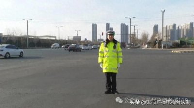 ​面包车内情况异常 交警查车“赶紧开溜”