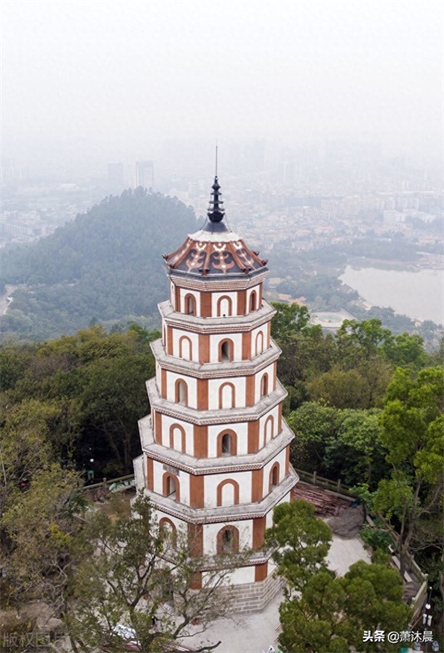 顺峰山公园，拥有中华第一牌坊，高过法国凯旋门