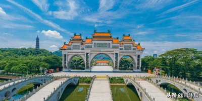 ​顺峰山公园，拥有中华第一牌坊，高过法国凯旋门