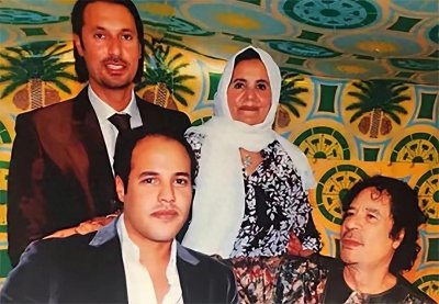 ​卡扎菲五子穆塔西姆：临死前边喝水边抽烟，表情淡定