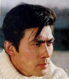 ​朱时茂年轻的时候太帅了