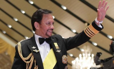 ​文莱国王：7000辆豪车开不完，坐在纯金马桶上“包养”46万人