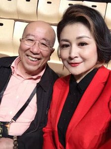 ​“老戏骨”雷恪生，结发妻子早逝，50岁再婚，而晚年却有了烦恼