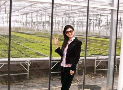 ​她二十一岁做总裁，身价过亿，如今儿女双全