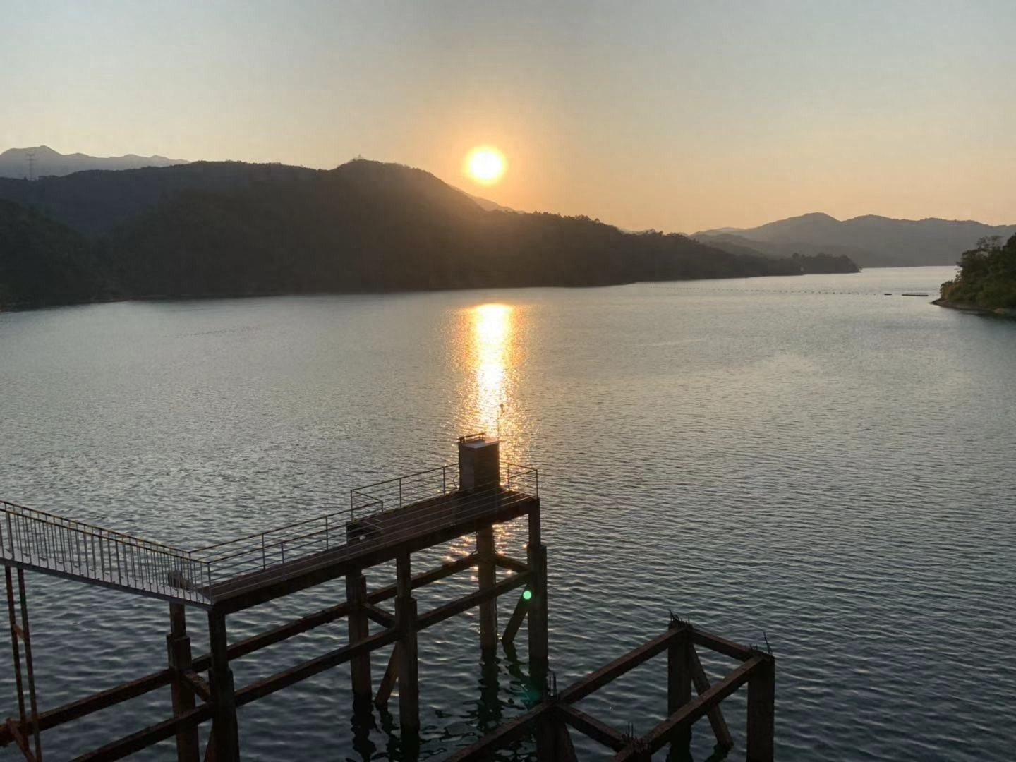 新丰江水库——山中海洋