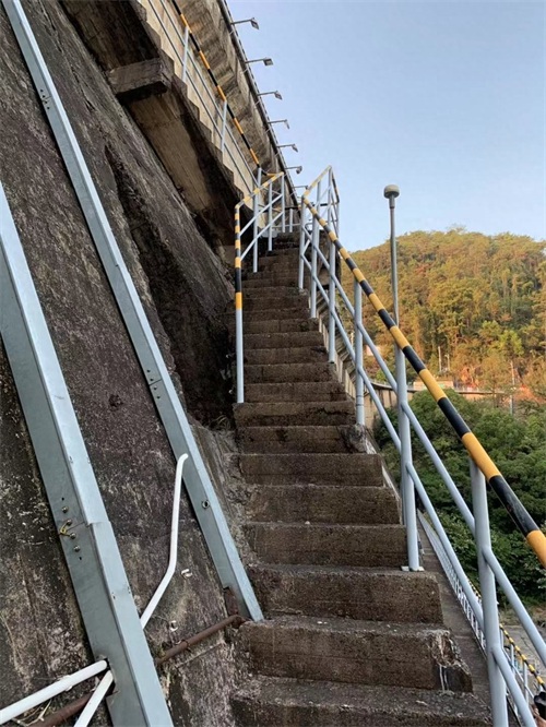 新丰江水库——山中海洋