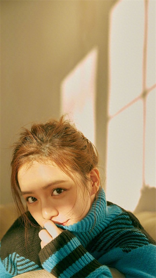 宋芸桦冬日温情写真手机壁纸