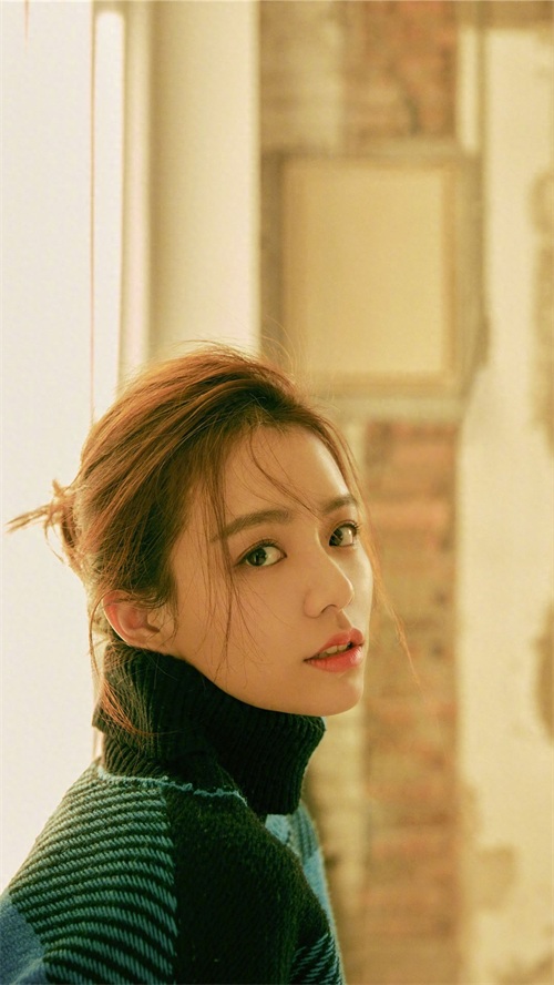 宋芸桦冬日温情写真手机壁纸