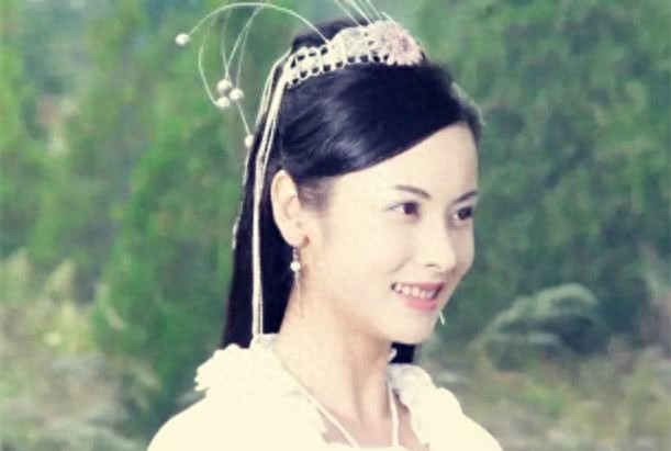 杨明娜：出道20年难火，却收获美满家庭，美丽动人的女神