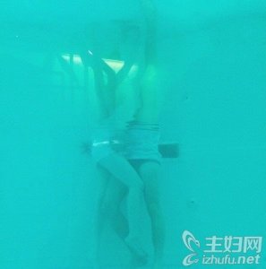 ​陈冠希公开恋情后 微博大尺度减一起“约炮”