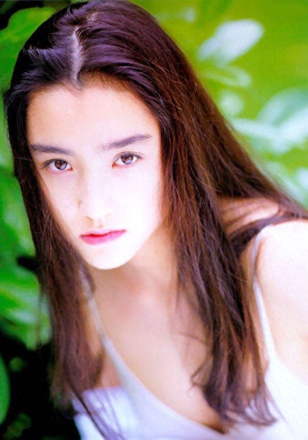 娱乐老照片：日本女演员 一色纱英 