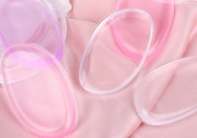​硅胶粉扑要撕掉薄膜吗 硅胶粉扑上的薄膜有什么作用