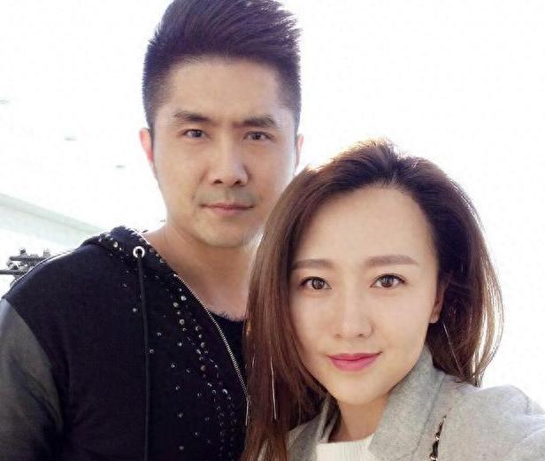 潘阳老公曾送其3800万法拉利求婚,一家人相亲相爱