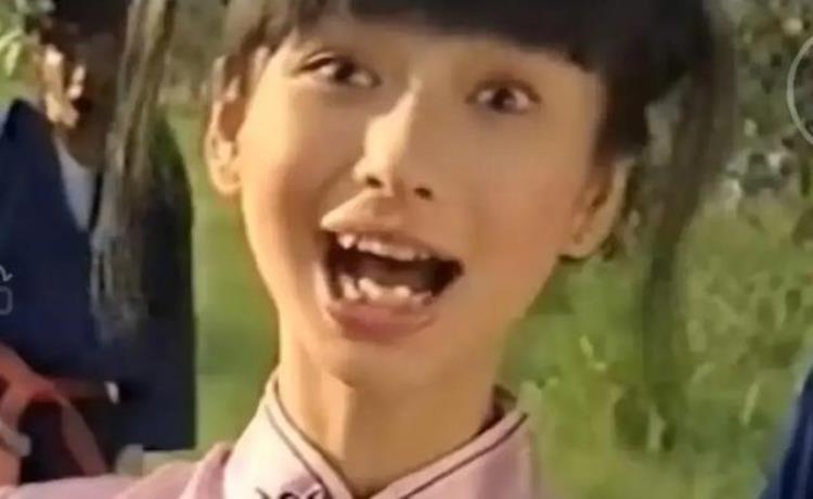 杨颖以前是龅牙吗「Angelababy杨颖以前竟然是个龅牙妹奇丑无比的她让我觉得恶心」