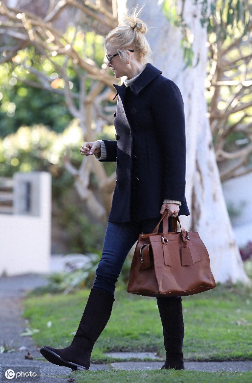 她是《海王》中美得不可方物的亚特兰娜女王，52岁依然保持好身材