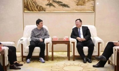 ​不穿西装的王思聪：千亿家产背后的无奈与倔强