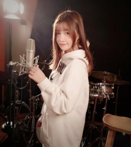 ​YY实力唱将风小筝做主播到歌手 没有大红大紫的原因是差一首歌