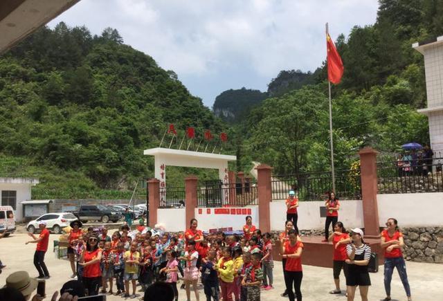 广西南宁市武鸣区萤火虫爱心助学公益组织:爱心助学、放飞梦想