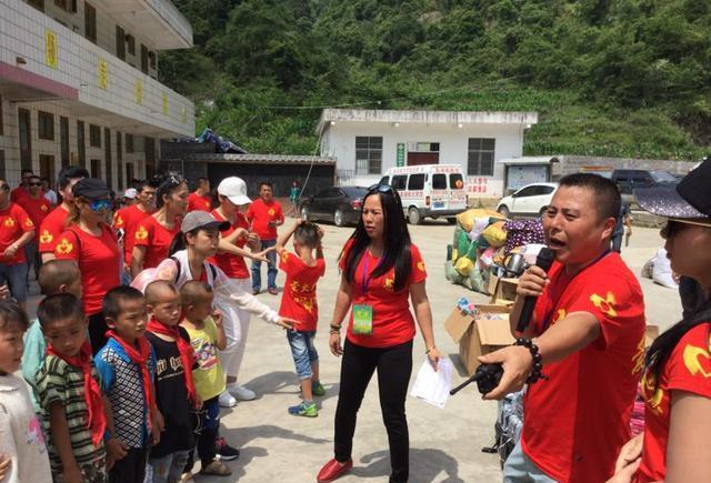 广西南宁市武鸣区萤火虫爱心助学公益组织:爱心助学、放飞梦想