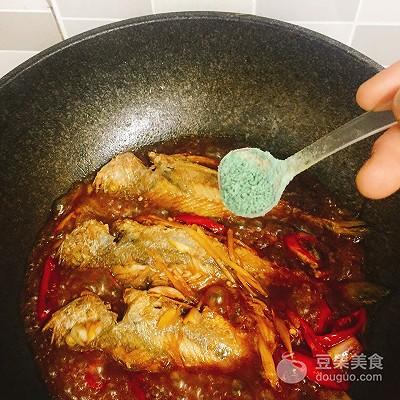 红烧小黄鱼最正宗的做法家常（红烧小黄鱼的做法）(10)