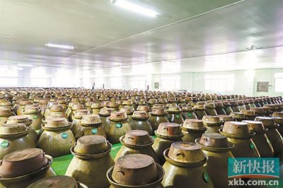 ​统一的老坛酸菜是哪的(走进统一企业老坛酸菜工厂 揭秘酸爽背后的秘籍)