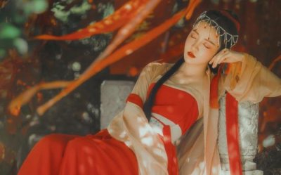 ​闷骚型女生有什么特点？如何追闷骚型女孩