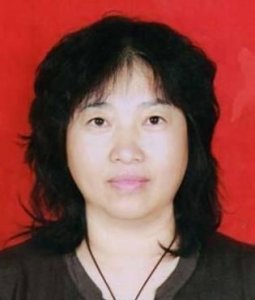 ​25岁小伙与50岁大妈相爱结婚，尝到甜头后把自己兄弟也叫来了！