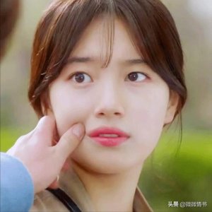 ​男生喜欢捏你脸心理学，男生摸女生的脸暗示什么意思