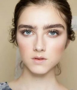 ​如何自己修眉毛(从不修眉的女人)