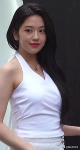 ​安宥真，舞台上帅萌兼具，高中生的纯美感