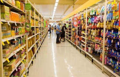 ​食品界的“山寨之王”，坐拥560亿市值，创始人身价高达445亿