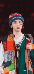 ​华晨宇手机壁纸|我看着爱笑，却还有些失落和悲伤