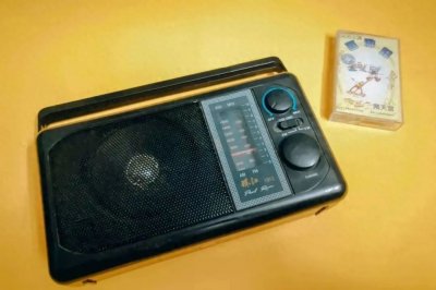 ​这里免费听粤语“古仔”，张悦楷、梁锦辉→