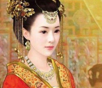 ​李元吉妻子貌美如花，玄武门之变后被李世民霸占，并生下一子。