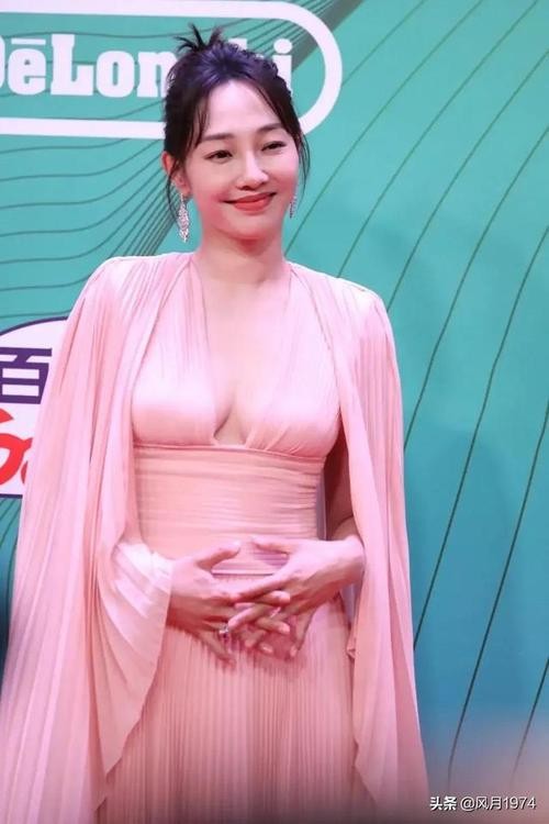 白百合的资料,燕园白百何简介,本文共(1700字) 白百合的资料,燕园白百何简介,本文共(1700字)