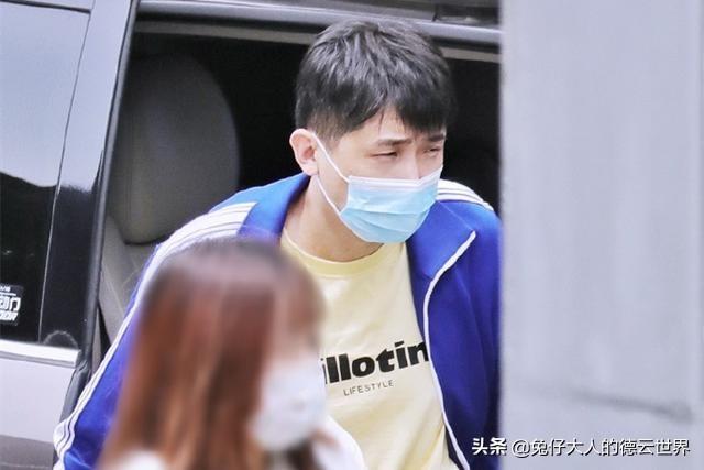 德云斗笑社张鹤伦秦霄贤返场（德云团综第六期）(6)